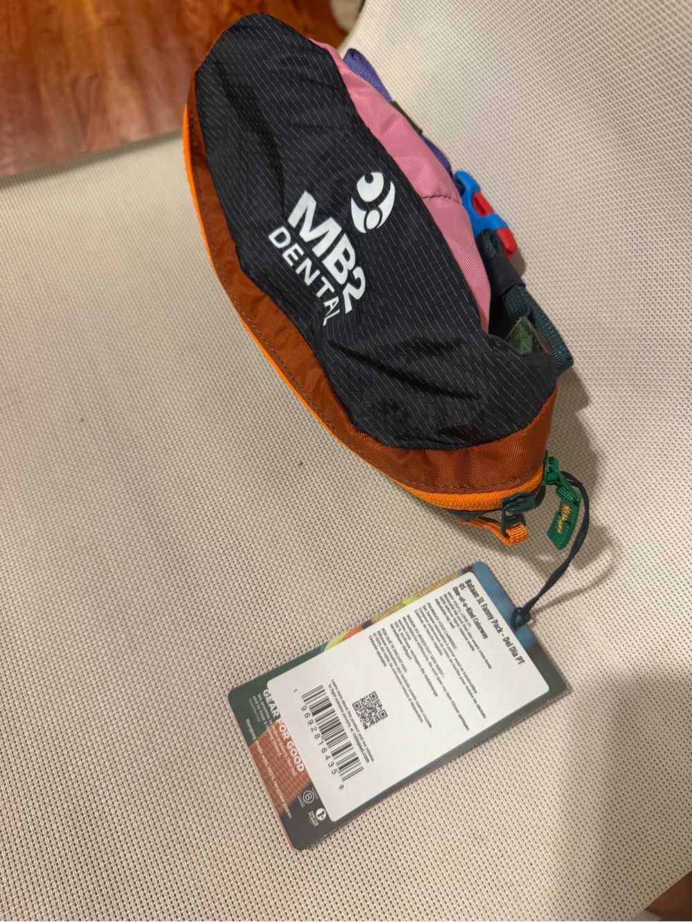 cotopaxi Green and Orange Toiletry Pouch - Picture 2 of 3